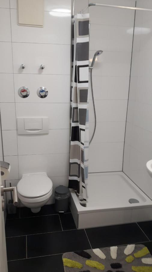 Schoene Ferienwohnung. Naehe Playmobil Und Messe Nbg Fürth Buitenkant foto